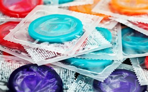Blowjob ohne Kondom gegen Aufpreis Prostituierte 
